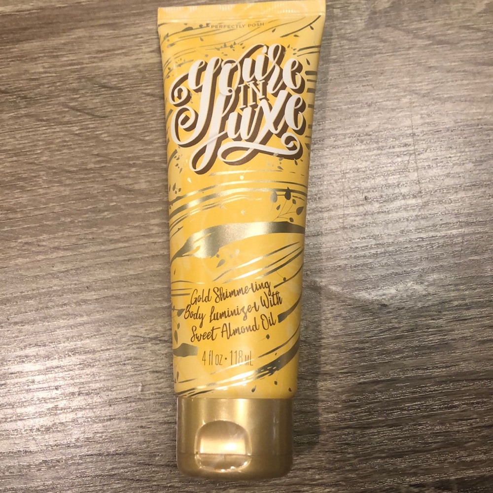 Perfectly Posh You’re in Luxe - Picture 1 of 3